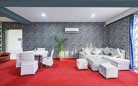 Super Townhouse Tipsyy Near Bestech Central Square Mall